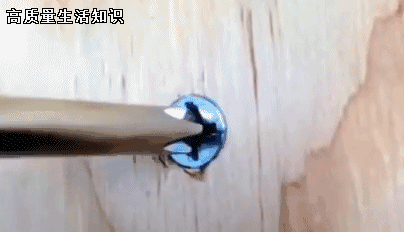 擰花螺絲(si) 滑牙